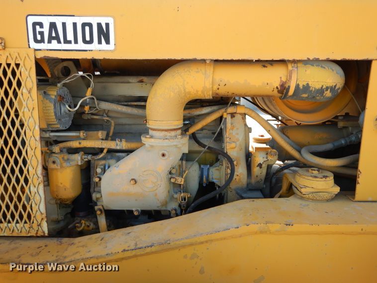 image for item DE8509 Galion 150F crane