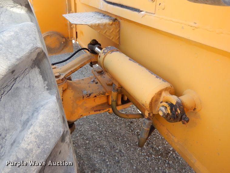 image for item DE8509 Galion 150F crane