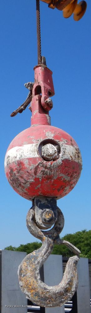 image for item DE8509 Galion 150F crane