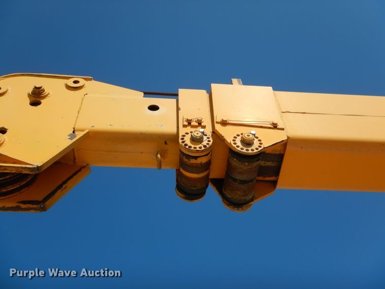 image for item DE8509 Galion 150F crane