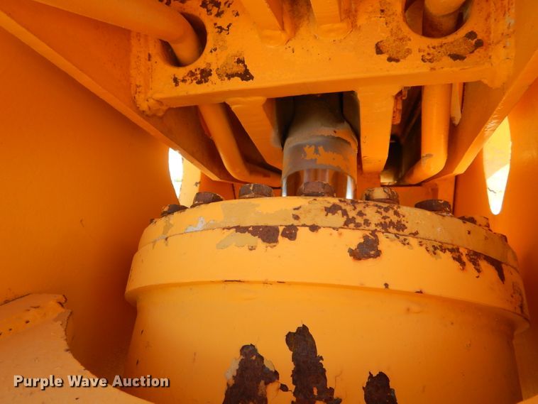 image for item DE8509 Galion 150F crane