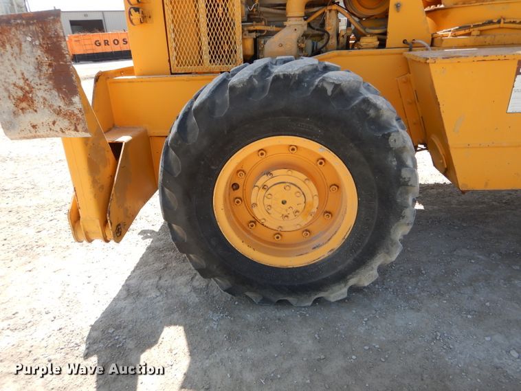 image for item DE8509 Galion 150F crane