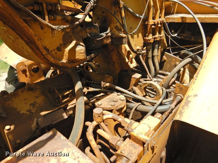 image for item DF2563 1979 Caterpillar 613B elevating scraper