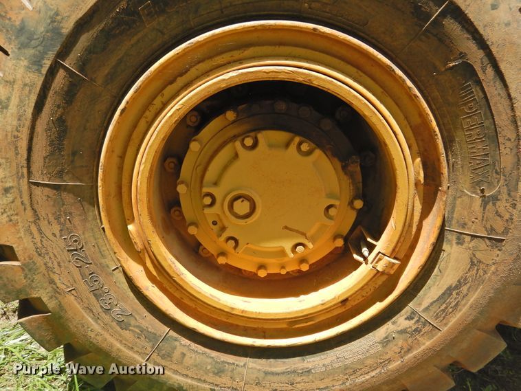 image for item DF2563 1979 Caterpillar 613B elevating scraper