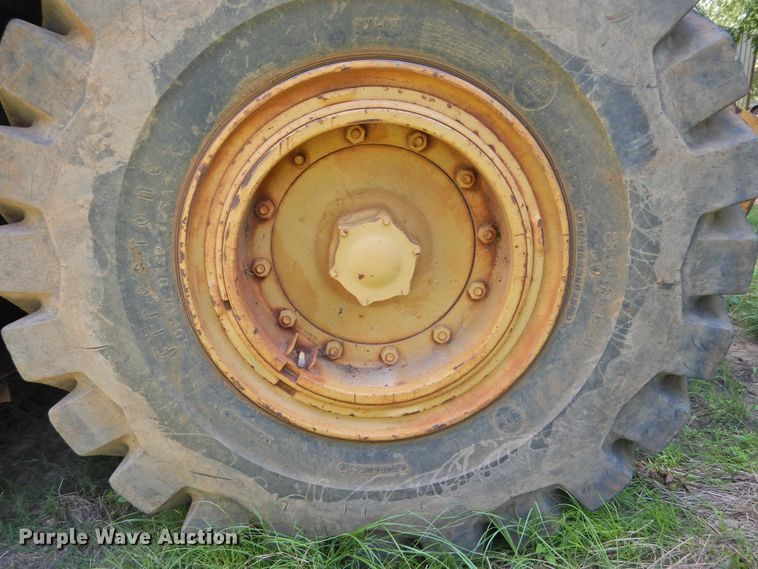 image for item DF2563 1979 Caterpillar 613B elevating scraper