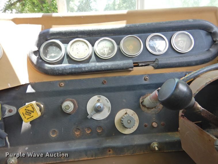 image for item DF2563 1979 Caterpillar 613B elevating scraper