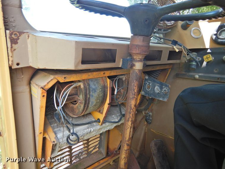 image for item DF2563 1979 Caterpillar 613B elevating scraper