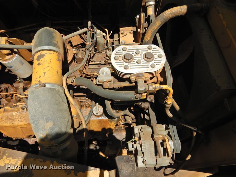 image for item DF2563 1979 Caterpillar 613B elevating scraper