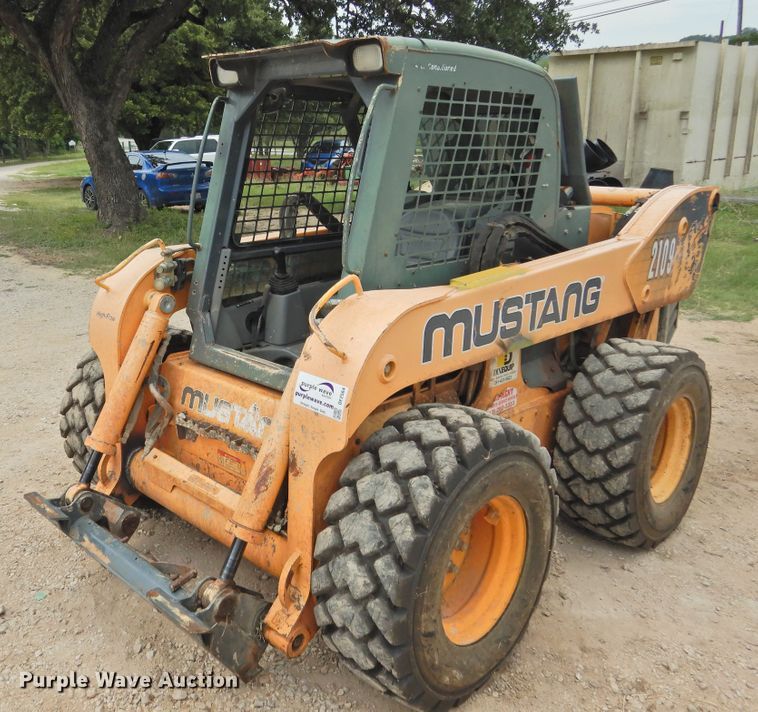 image for item DF2564 Mustang 2109 skid steer