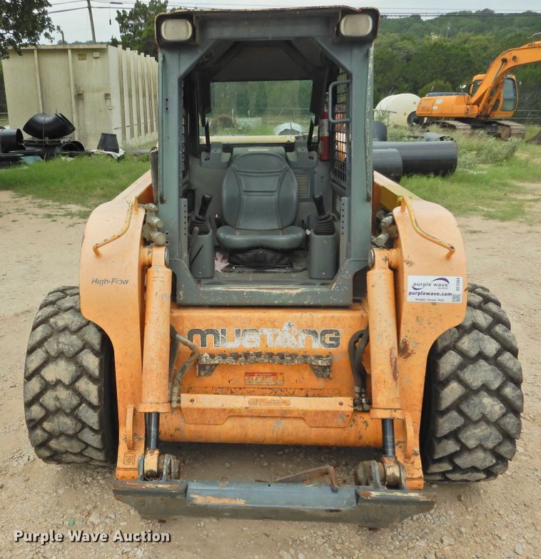 Mustang 2109 skid steer in Wimberley, TX Item DF2564 sold Purple Wave