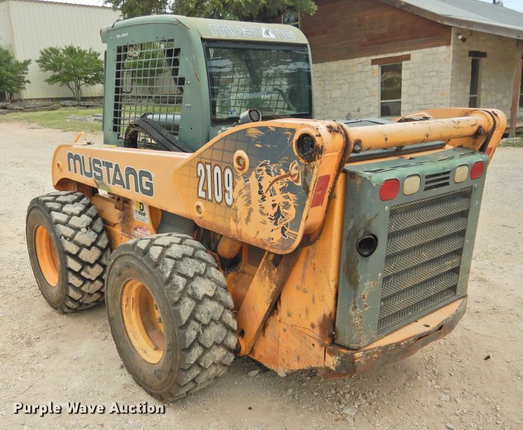 image for item DF2564 Mustang 2109 skid steer
