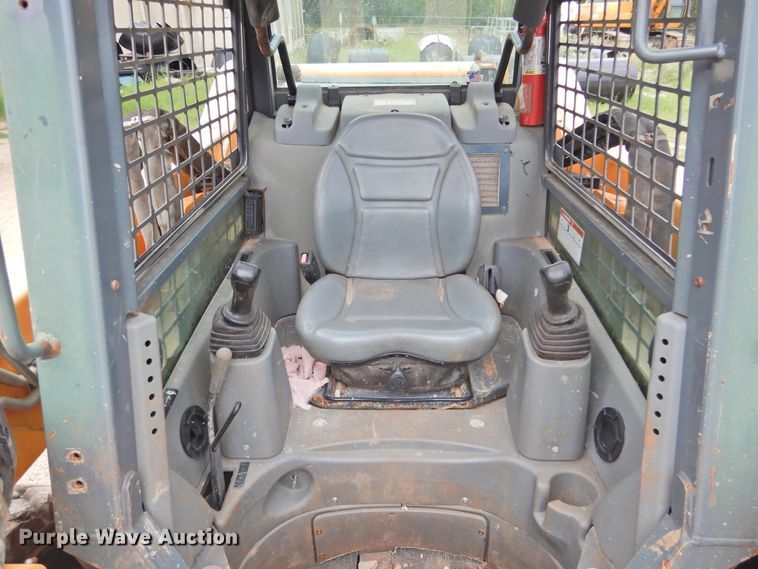 image for item DF2564 Mustang 2109 skid steer