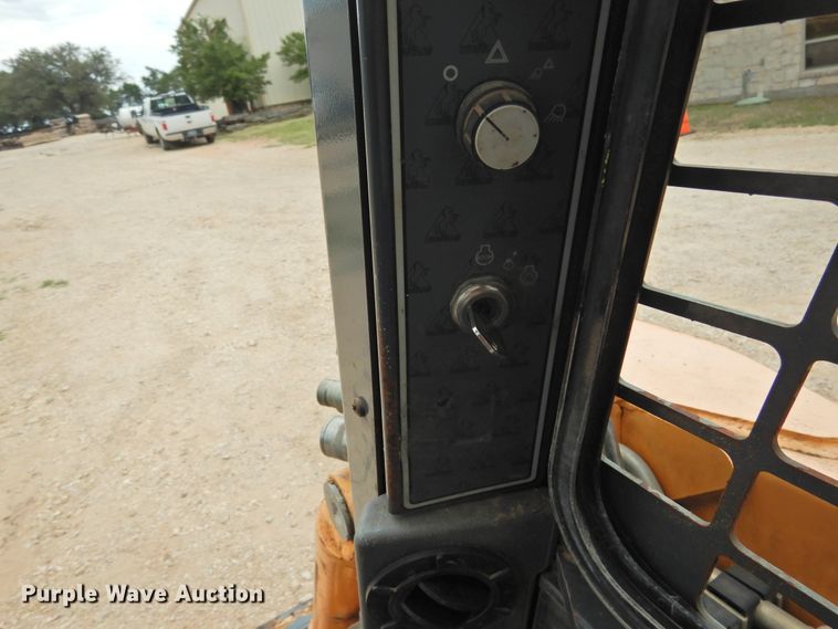 image for item DF2564 Mustang 2109 skid steer