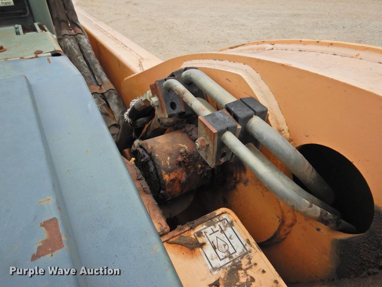 image for item DF2564 Mustang 2109 skid steer