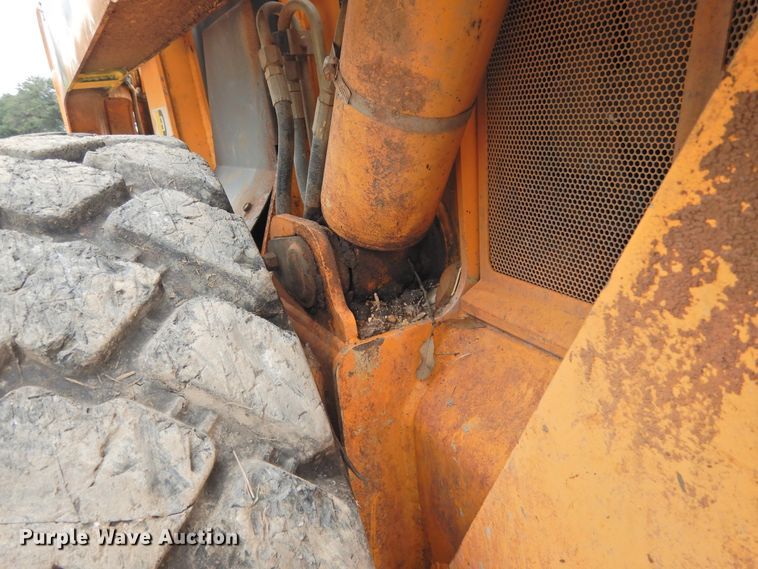 image for item DF2564 Mustang 2109 skid steer