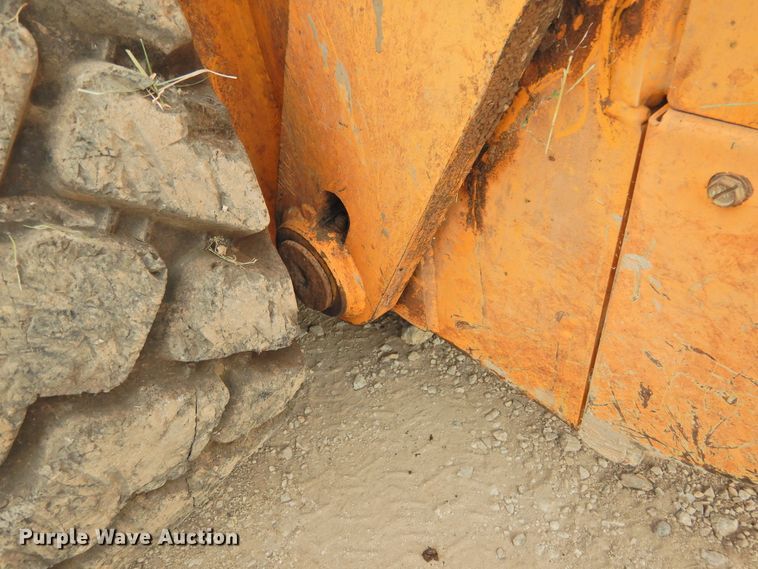 image for item DF2564 Mustang 2109 skid steer