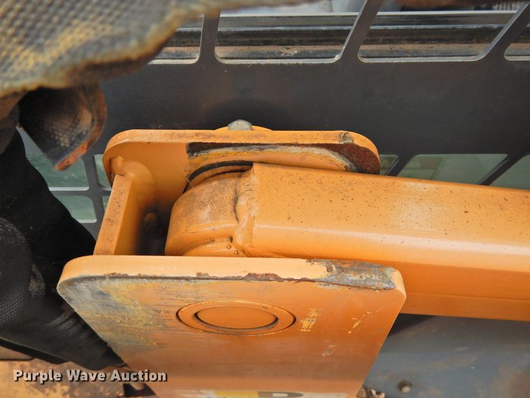 image for item DF2564 Mustang 2109 skid steer