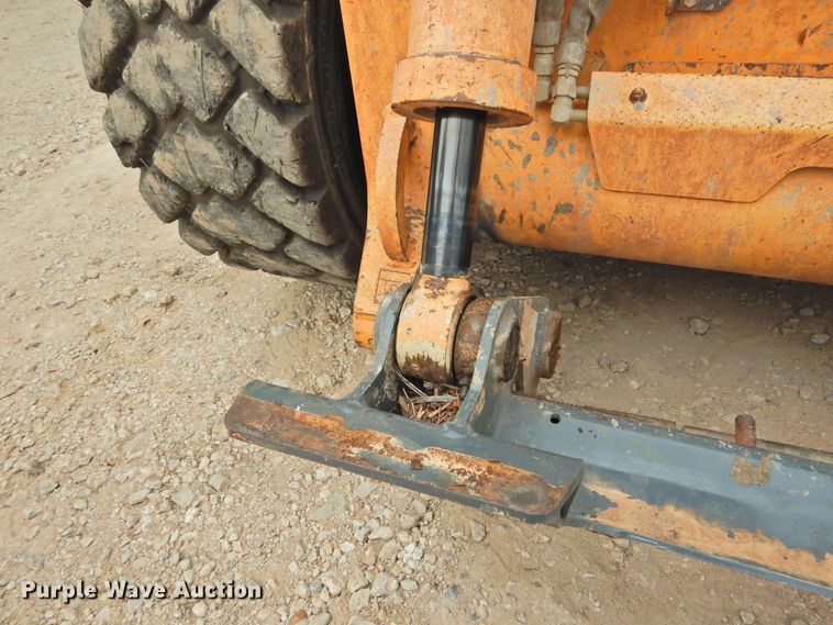 image for item DF2564 Mustang 2109 skid steer