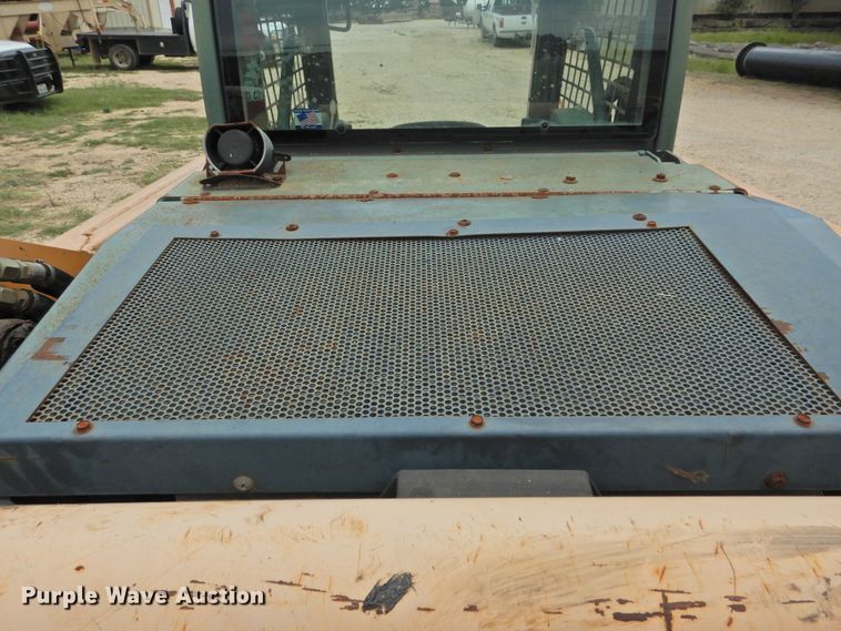 image for item DF2564 Mustang 2109 skid steer