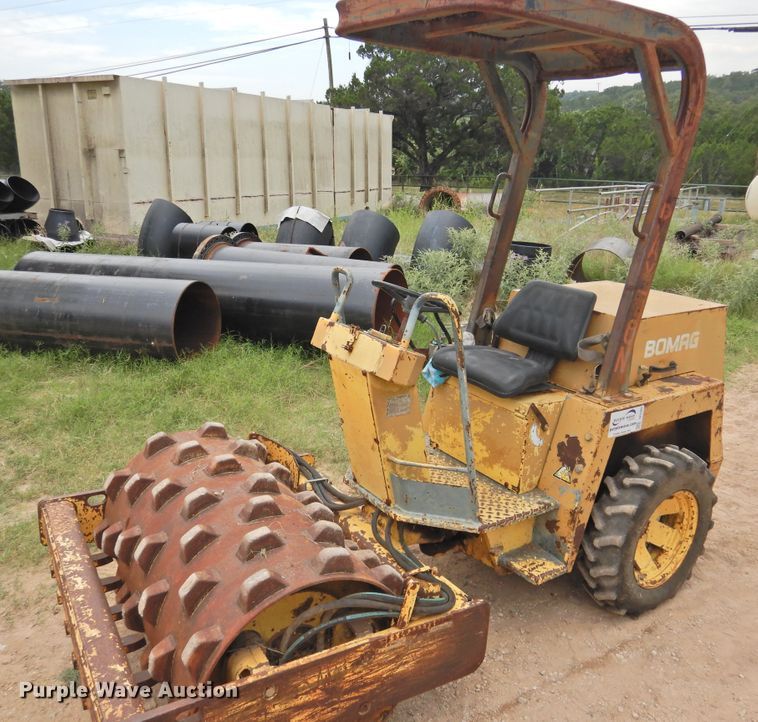 image for item DF2565 Bomag BW122BD vibratory single drum roller