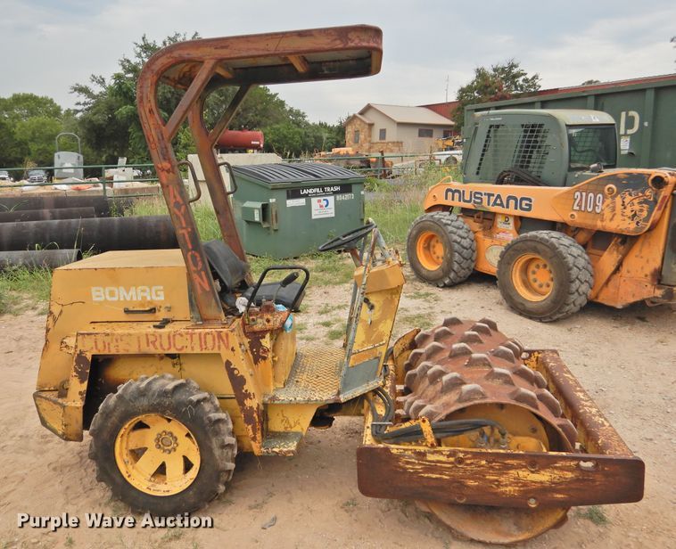 image for item DF2565 Bomag BW122BD vibratory single drum roller