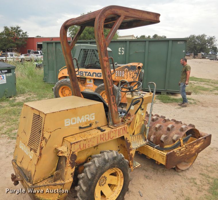 image for item DF2565 Bomag BW122BD vibratory single drum roller