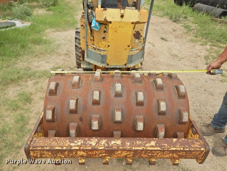 image for item DF2565 Bomag BW122BD vibratory single drum roller