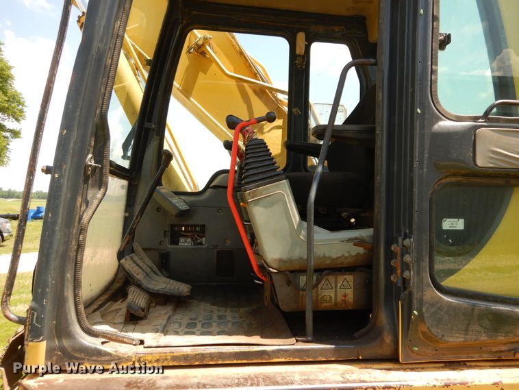 image for item DF6600 2001 Komatsu PC210LC-6K excavator