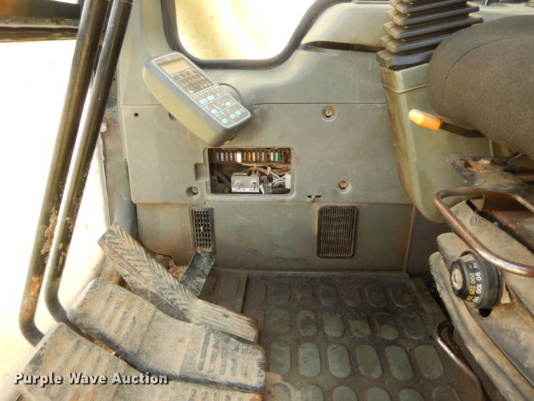 image for item DF6600 2001 Komatsu PC210LC-6K excavator