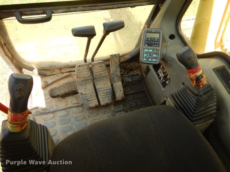 image for item DF6600 2001 Komatsu PC210LC-6K excavator