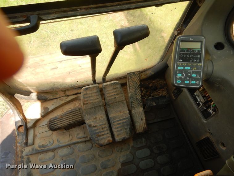 image for item DF6600 2001 Komatsu PC210LC-6K excavator