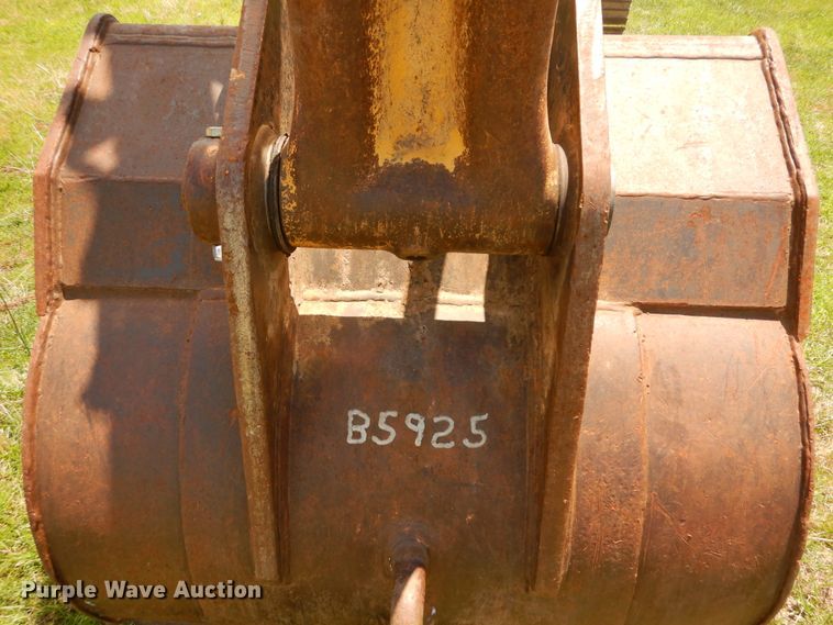 image for item DF6600 2001 Komatsu PC210LC-6K excavator