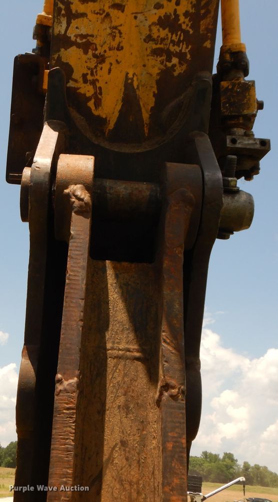 image for item DF6600 2001 Komatsu PC210LC-6K excavator