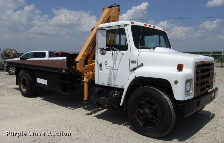 image for item DG1313 1987 International 1954 knuckle boom crane truck