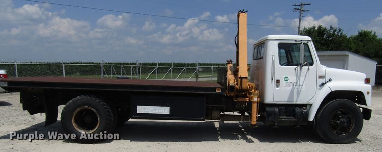 image for item DG1313 1987 International 1954 knuckle boom crane truck