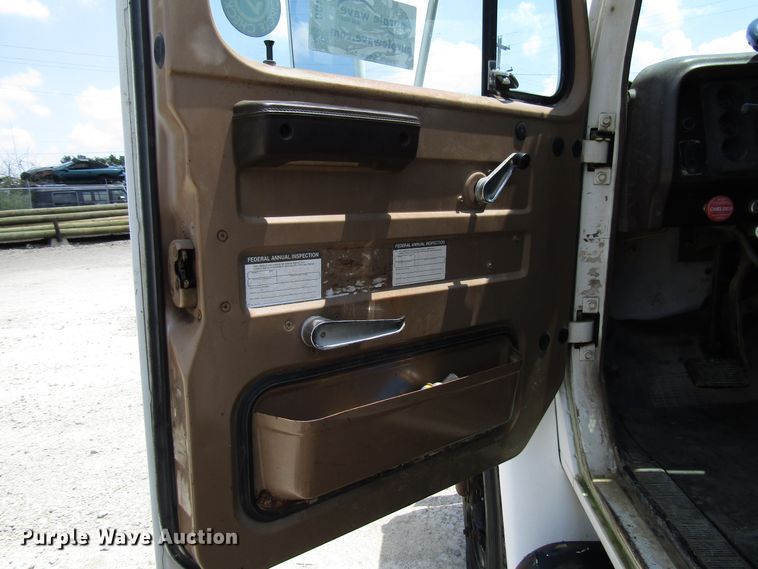 image for item DG1313 1987 International 1954 knuckle boom crane truck