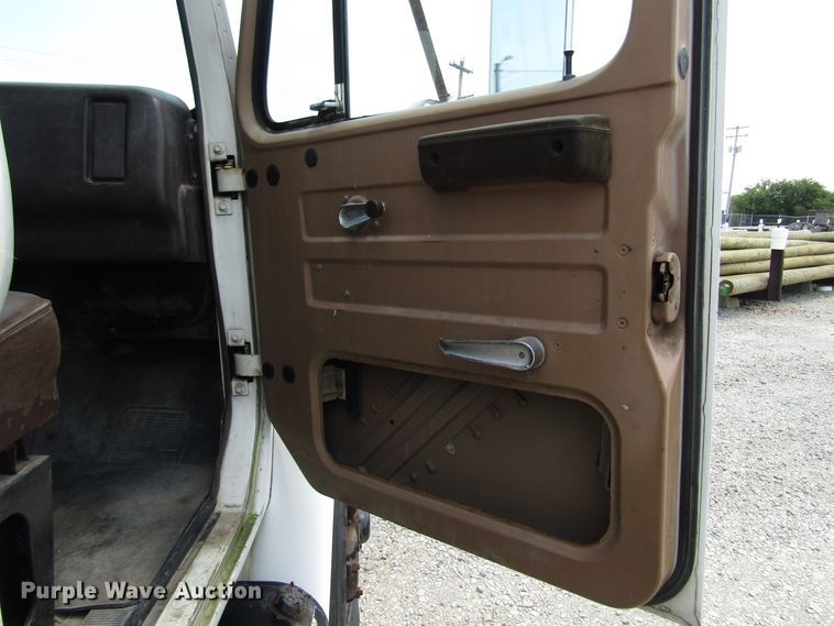 image for item DG1313 1987 International 1954 knuckle boom crane truck