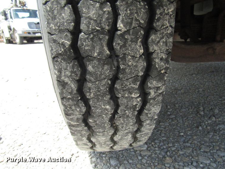 image for item DG1313 1987 International 1954 knuckle boom crane truck