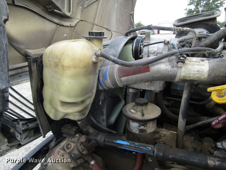 image for item DG1314 2002 International 4400 digger derrick truck