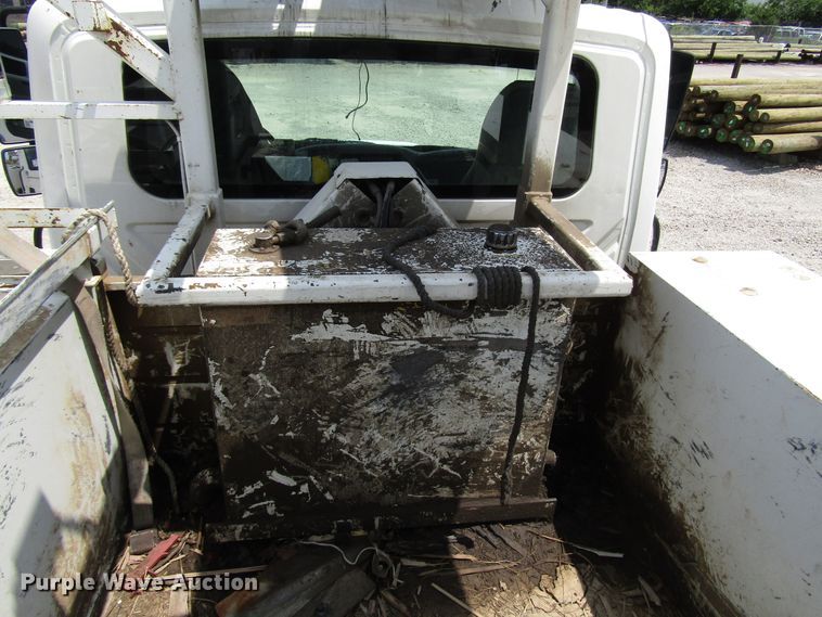 image for item DG1314 2002 International 4400 digger derrick truck