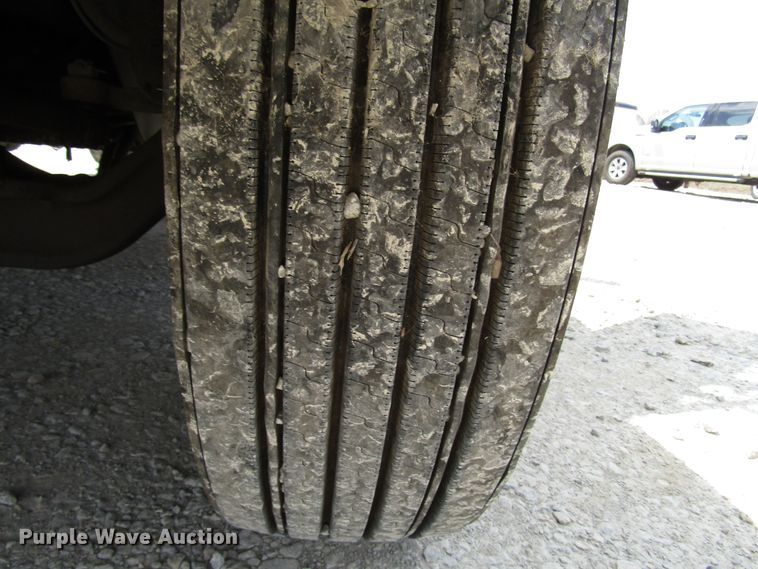 image for item DG1314 2002 International 4400 digger derrick truck