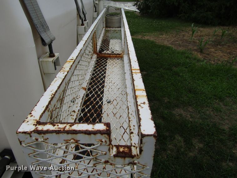 image for item DG1321 2001 Sewer Equipment Co. of America 747FR2000 jetter trailer