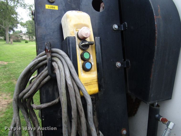 image for item DG1322 2004 Sewer Equipment Co. of America 747FR2000 jetter trailer