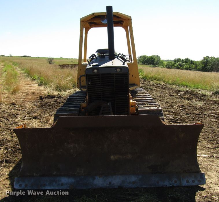 image for item DG1331 2004 John Deere 450H LT dozer
