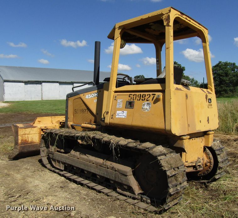 image for item DG1331 2004 John Deere 450H LT dozer
