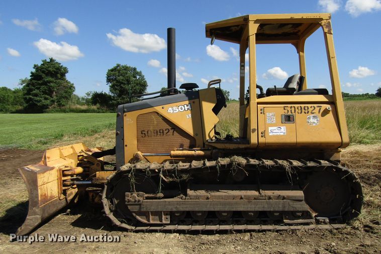 image for item DG1331 2004 John Deere 450H LT dozer