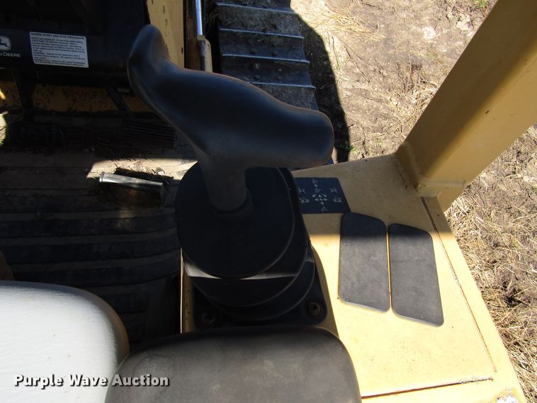 image for item DG1331 2004 John Deere 450H LT dozer