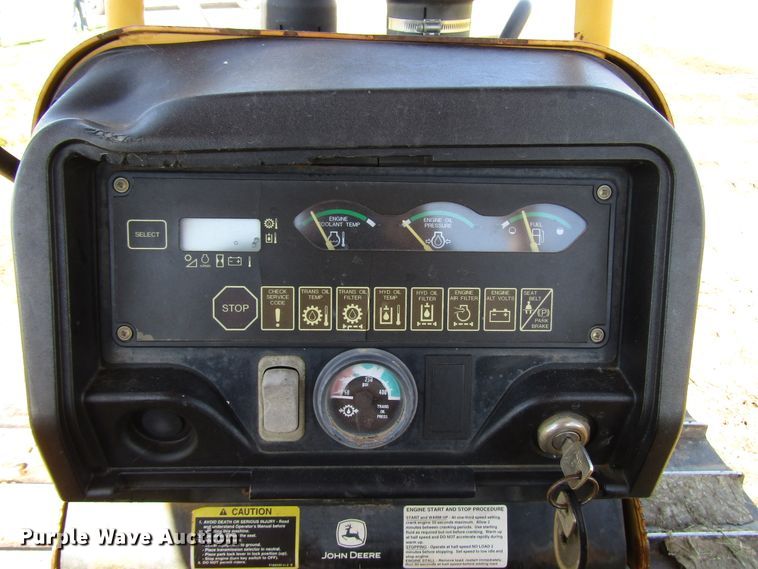 image for item DG1331 2004 John Deere 450H LT dozer