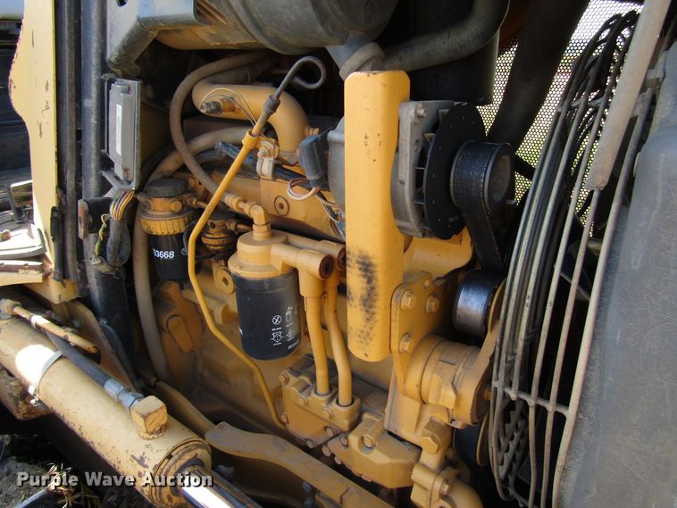 image for item DG1331 2004 John Deere 450H LT dozer