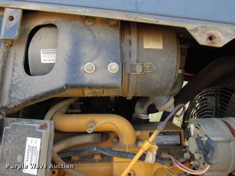 image for item DG1331 2004 John Deere 450H LT dozer